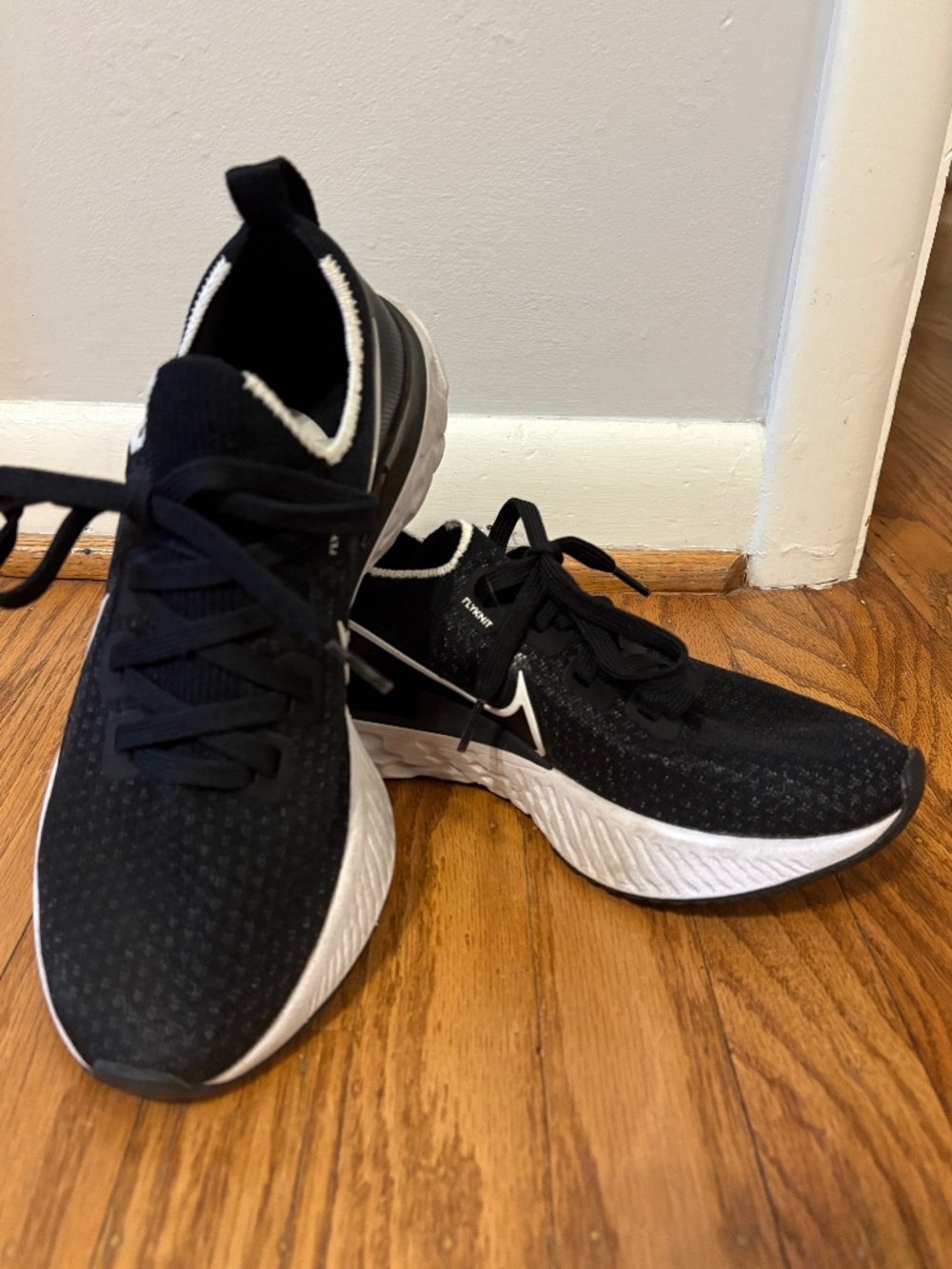 Nike React Infinity Run Flyknit Womens Running Shoes Size 7.5 Black/White CD4372